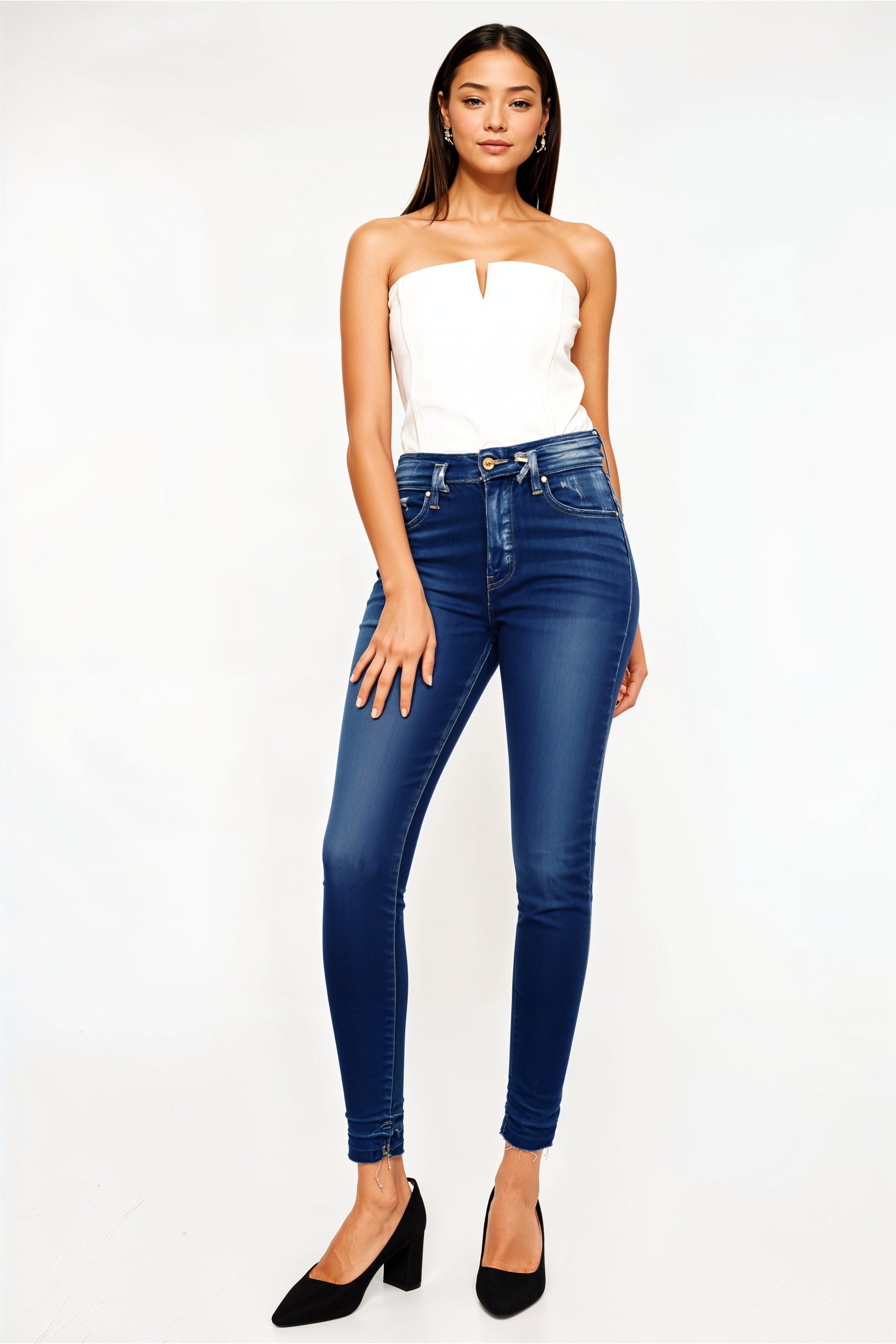 Hem detail of Contour Luxe Skinny Jeans