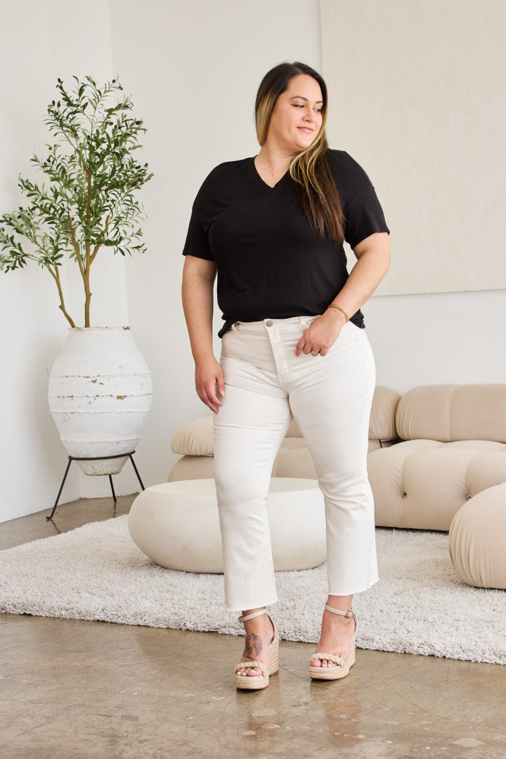 Mini Mia: Tummy Control High Waist Raw Hem Jeans | Jeans - CHANELIA