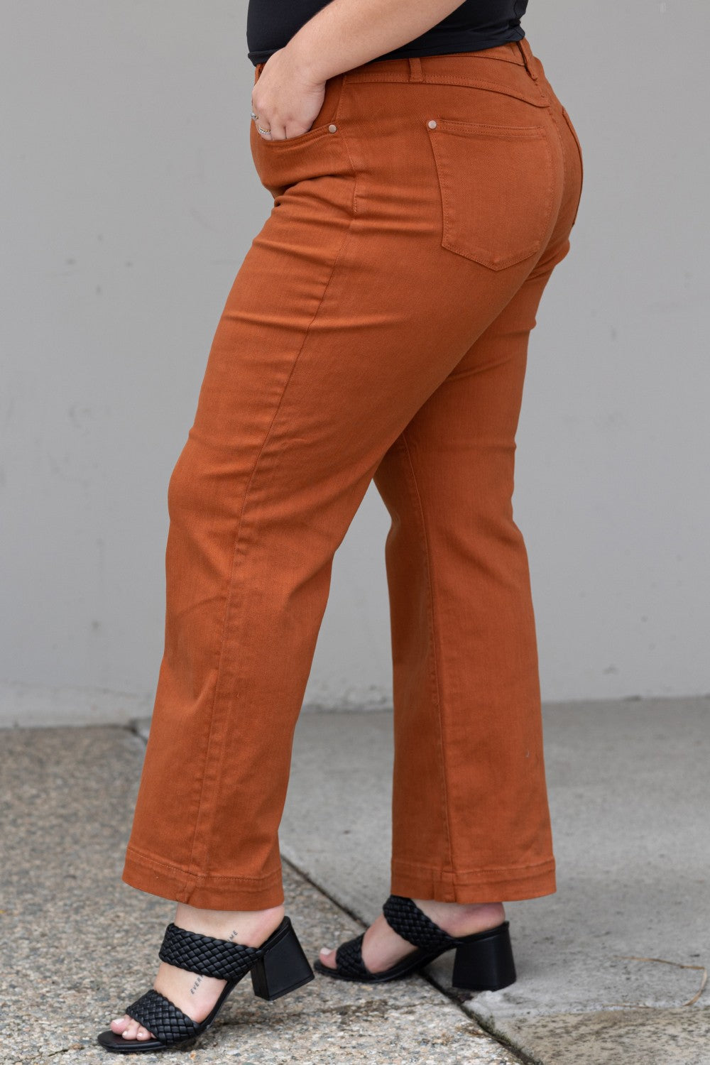 Judy Blue Full Size Feeling Special Pocket Jeans | - CHANELIA