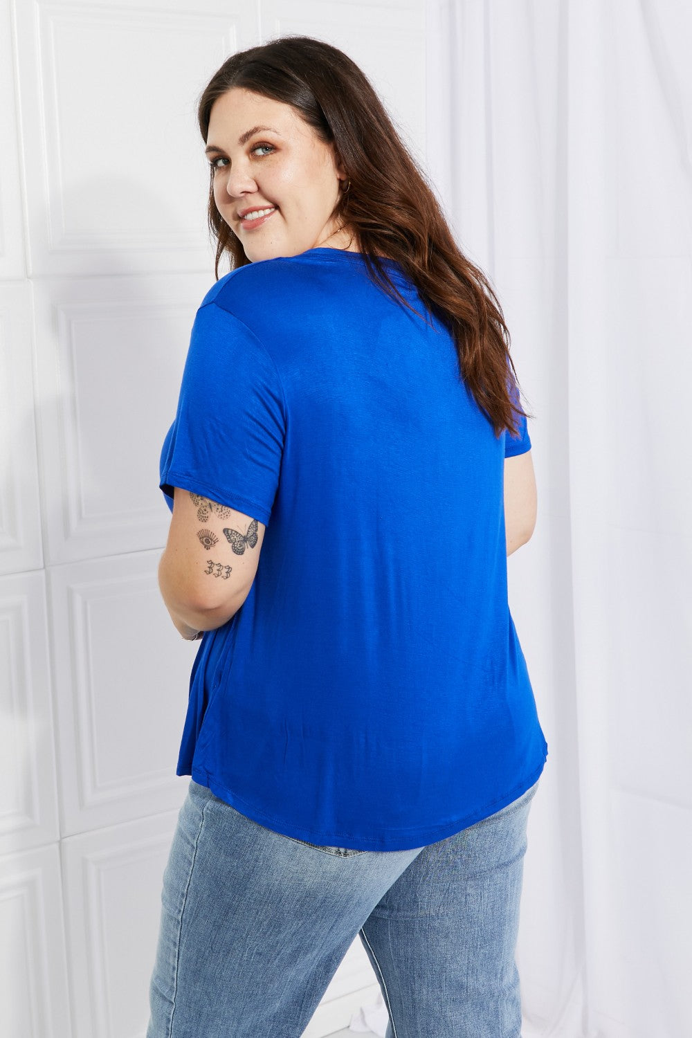 Culture Code Full Size Instant Connection V-Neck Tee | - CHANELIA